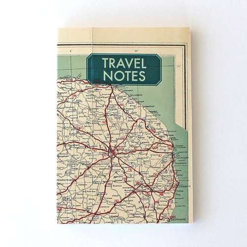 Carnet de notes, voyage. Ancienne carte recyclée