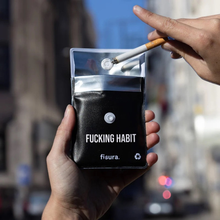 Cendrier de poche, message Fucking Habit, noir