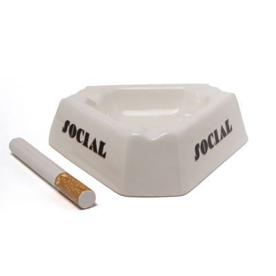 Vide Poche, Cendrier Géant, Social Smokers, seletti / ROSE BUNKER