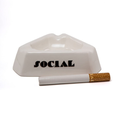 Vide Poche, Cendrier Géant, Social Smokers, seletti / ROSE BUNKER