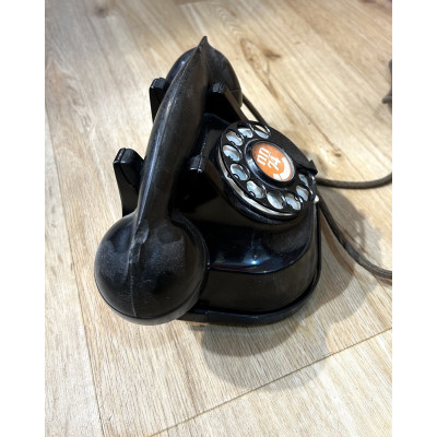 Téléphone Vintage en Bakélite Noire, Cadran Rotatif / ROSE BUNKER